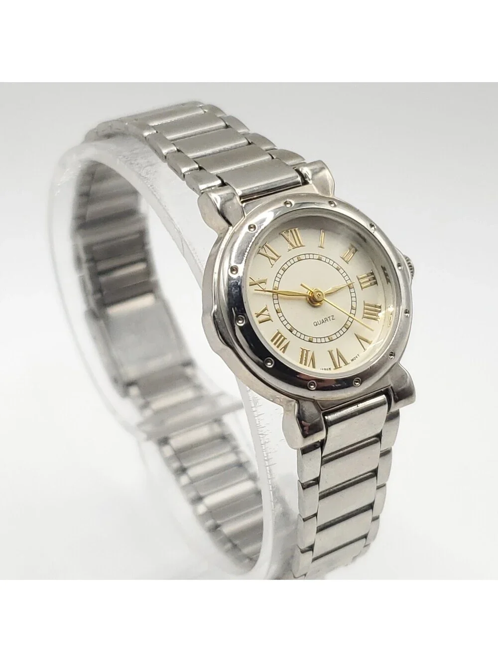 Avon Womens Quartz Watch 24mm Silver Tone Adjustable Band New Battery